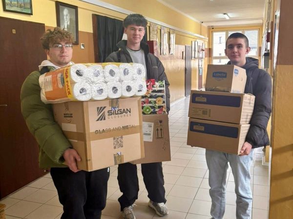 Młodzież „Staszica” pomaga