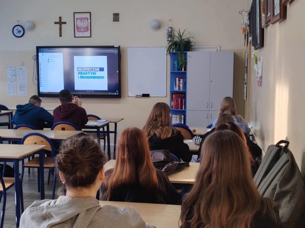 Bezpieczne Praktyki i Środowisko