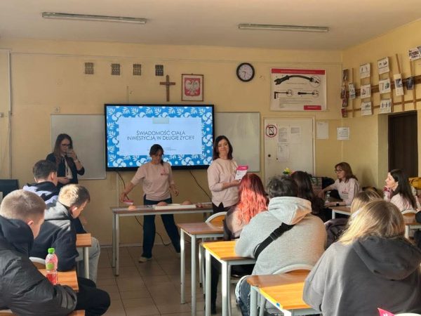 Profilaktyka raka piersi i jąder – spotkanie dla uczniów „Staszica” 