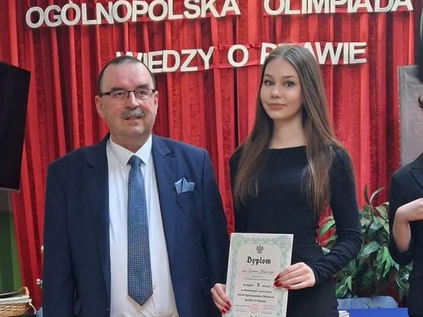 Wielki sukces Zuzanny Krzysztofik w olimpiadzie prawniczej!!!!