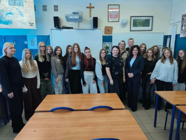 W murach naszej szkoły gościliśmy Panią Monikę Kołdon-Sobańską, Prezes Sądu Rejonowego we Włoszczowie.