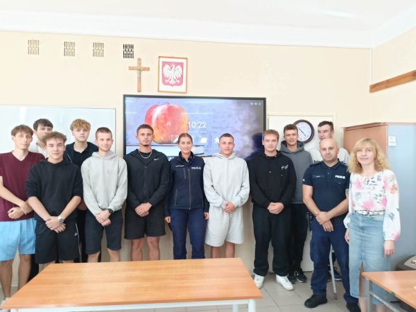 Bezpieczeństwo i szacunek w sieci oraz w szkole – spotkanie z policją